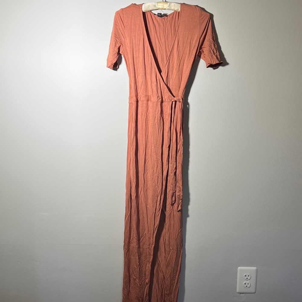 Surplice Midi wrap dress - Picture 2 of 7